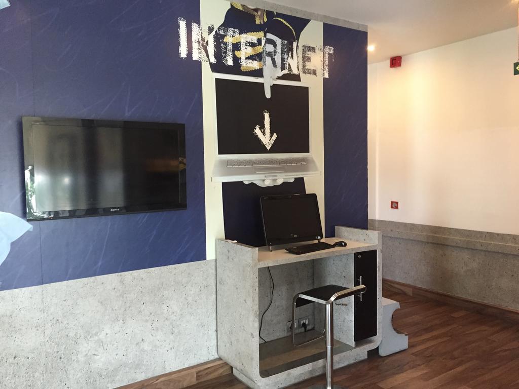 Hotel Caspia Pro Greater Noida